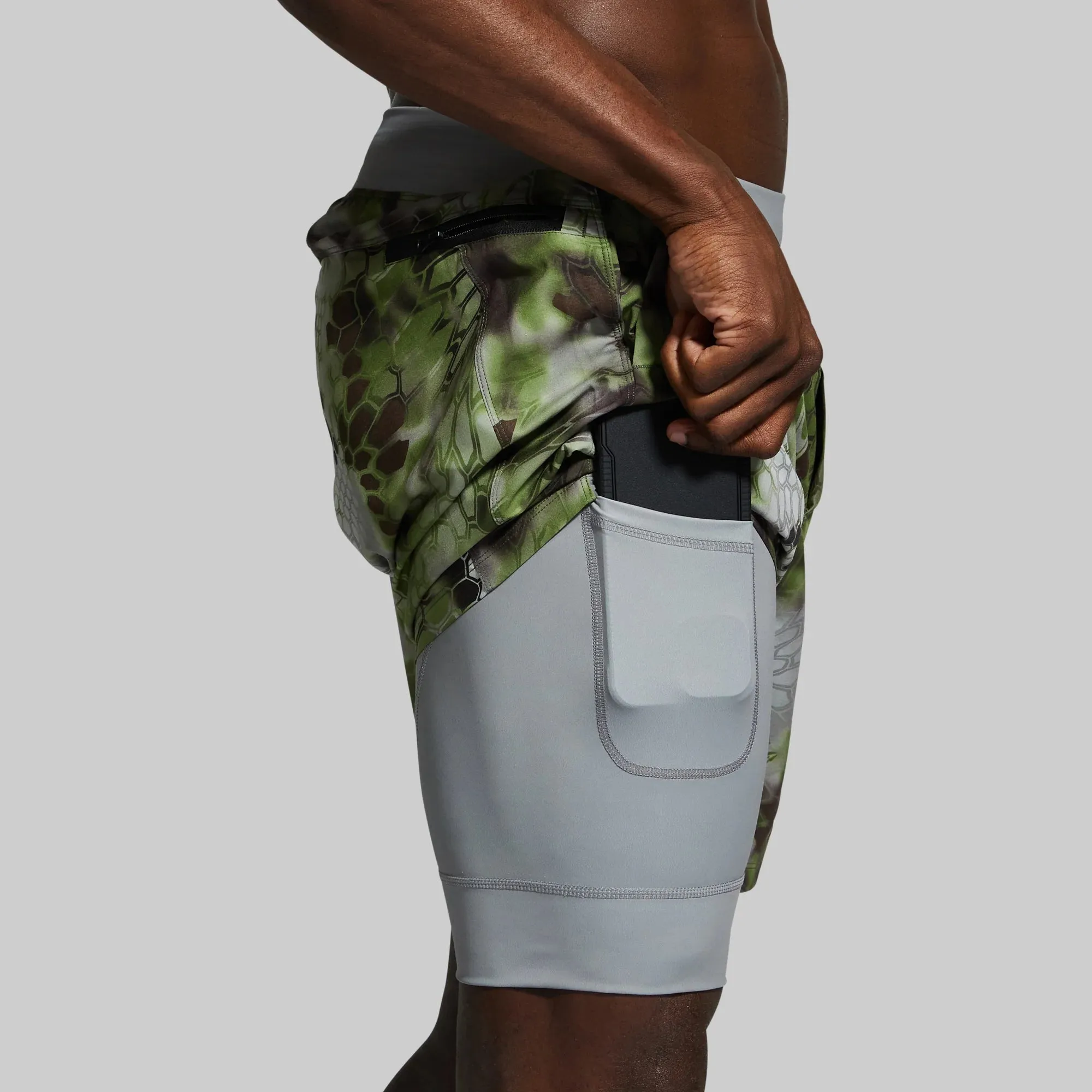 Born Primitive Versatile Short with Compression 7"