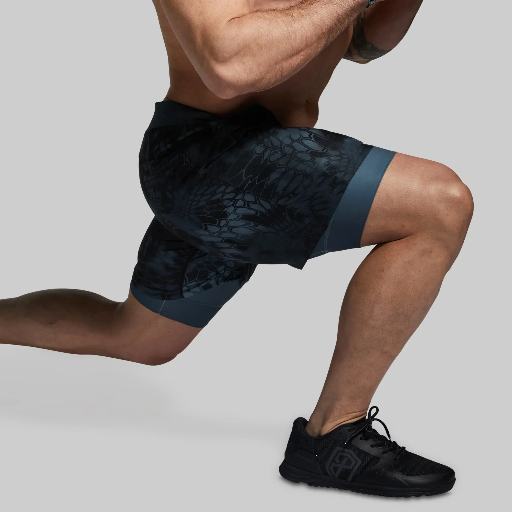 Born Primitive Versatile Short with Compression 7"