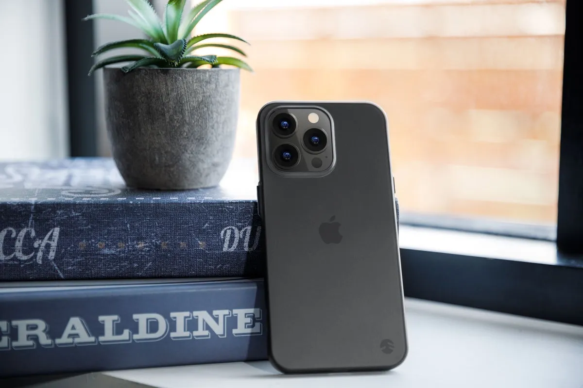 SwitchEasy 0.35 iPhone Case 13 Series